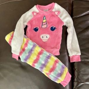 Cute unicorn / Rainbow girls 2 piece fleece outfit